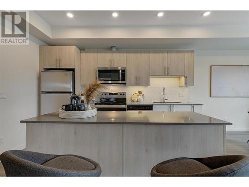 685 Boynton Place Unit# 62, Kelowna, BC - Indoor Photo Showing Kitchen