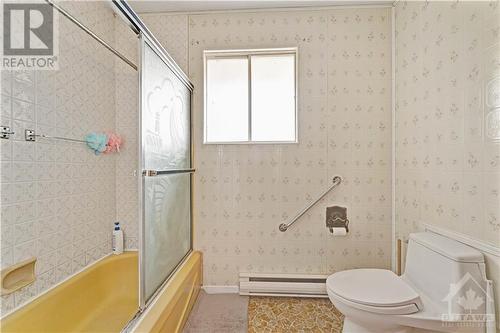 562 County Road 9 Road, Plantagenet, ON - Indoor Photo Showing Bathroom