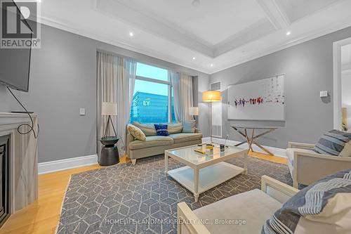 4106 - 311 Bay Street, Toronto, ON - Indoor Photo Showing Living Room