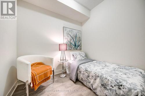 #412 -30 Roehampton Ave, Toronto, ON - Indoor Photo Showing Bedroom