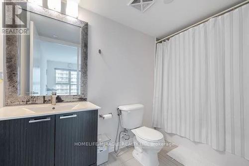 1002 - 2152 Lawrence Avenue E, Toronto, ON - Indoor Photo Showing Bathroom