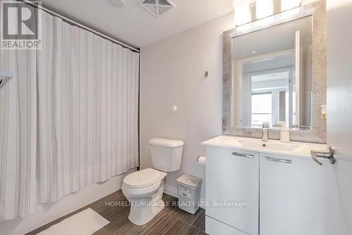 #1002 -2152 Lawrence Ave E, Toronto, ON - Indoor Photo Showing Bathroom
