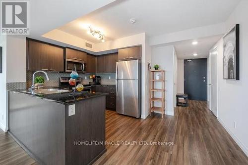1002 - 2152 Lawrence Avenue E, Toronto, ON - Indoor Photo Showing Kitchen