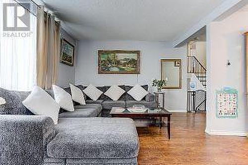 143 Springdale Drive, Barrie, ON - Indoor Photo Showing Living Room