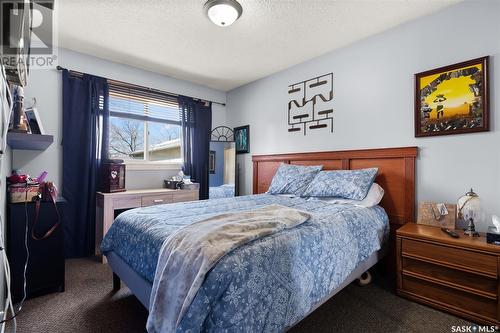 56 Usher Street, Regina, SK - Indoor Photo Showing Bedroom
