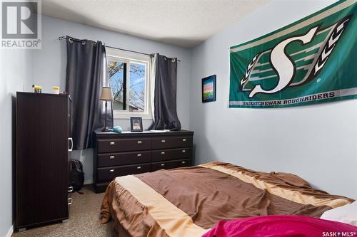 56 Usher Street, Regina, SK - Indoor Photo Showing Bedroom