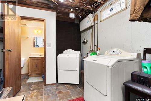 56 Usher Street, Regina, SK - Indoor Photo Showing Laundry Room