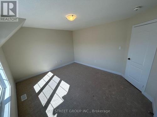 26 Aviron Cres, Welland, ON - Indoor Photo Showing Other Room