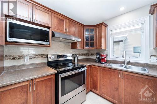 582 Emerald Street, Rockland, ON - Indoor Photo Showing Kitchen With Double Sink
