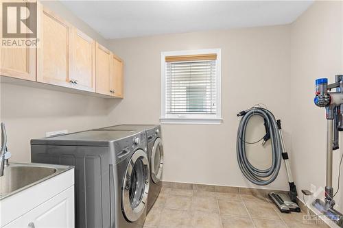 254 Flodden Way, Ottawa, ON - Indoor Photo Showing Laundry Room