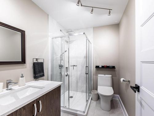 Bathroom - 1646 Rue Napoléon-Bisson, Chambly, QC - Indoor Photo Showing Bathroom