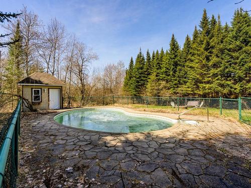 Piscine - 1315 Rue Emile-Nelligan, Sherbrooke (Les Nations), QC - Outdoor With In Ground Pool With Backyard