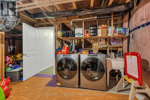 261 Argonaut Circ, Ottawa, ON - Indoor Photo Showing Laundry Room