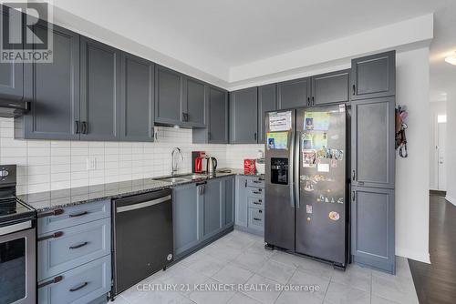 261 Argonaut Circle, Ottawa, ON - Indoor Photo Showing Kitchen With Upgraded Kitchen