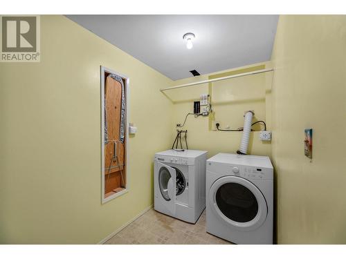 1157 Trevor Drive, West Kelowna, BC - Indoor Photo Showing Laundry Room