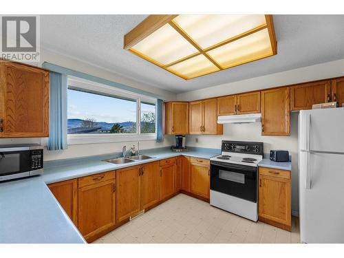 1157 Trevor Drive, West Kelowna, BC - Indoor Photo Showing Kitchen With Double Sink
