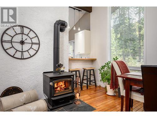 9039 Hummingbird Drive, Swansea Point, BC - Indoor With Fireplace