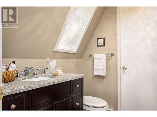 9039 Hummingbird Drive, Swansea Point, BC - Indoor Photo Showing Bathroom