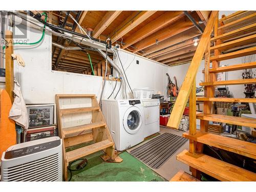 9039 Hummingbird Drive, Swansea Point, BC - Indoor Photo Showing Laundry Room