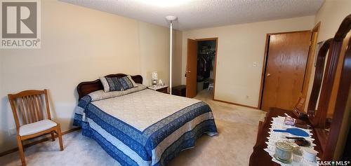 103 800 Hartney Avenue, Weyburn, SK - Indoor Photo Showing Bedroom