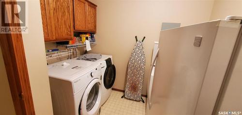 103 800 Hartney Avenue, Weyburn, SK - Indoor Photo Showing Laundry Room