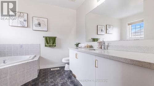 27 Earl Grey Crescent, Brampton, ON - Indoor Photo Showing Bathroom