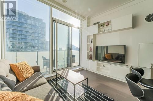 #Ph8 -101 Peter St W, Toronto, ON - Indoor Photo Showing Living Room