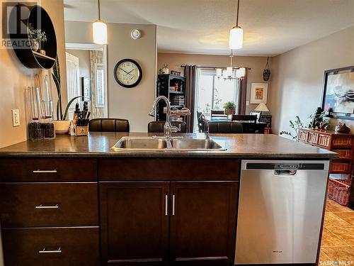3 191 16Th Street, Battleford, SK - Indoor Photo Showing Kitchen With Double Sink