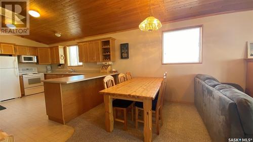 Cresent Ave, Wakaw Lake, SK - Indoor Photo Showing Kitchen