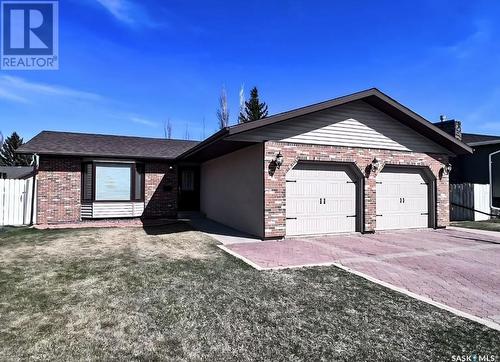 451 Curry Crescent, Swift Current, SK - Outdoor