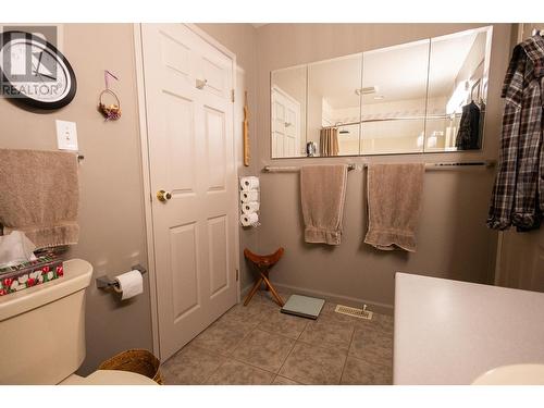 3682 Hawthorn Street, Thornhill, BC - Indoor Photo Showing Bathroom