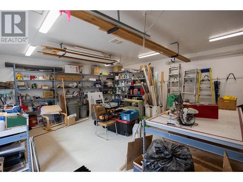 3682 Hawthorn Street, Thornhill, BC - Indoor Photo Showing Garage
