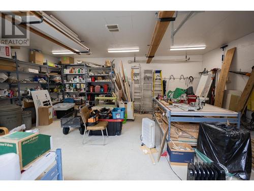 3682 Hawthorn Street, Thornhill, BC - Indoor Photo Showing Garage