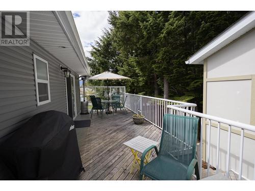 3682 Hawthorn Avenue, Thornhill, BC - Outdoor With Exterior