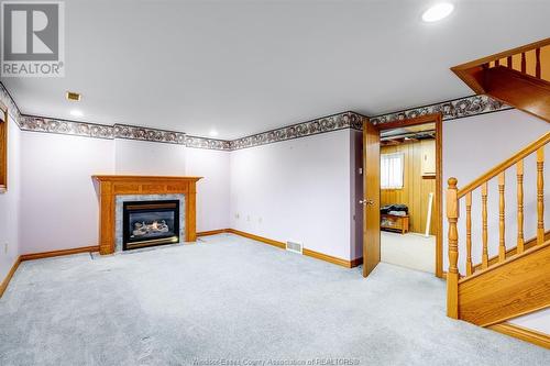 6520 Taylor Avenue, Comber, ON - Indoor With Fireplace