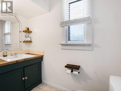 130 Sinasac Avenue West, Harrow, ON - Indoor Photo Showing Bathroom