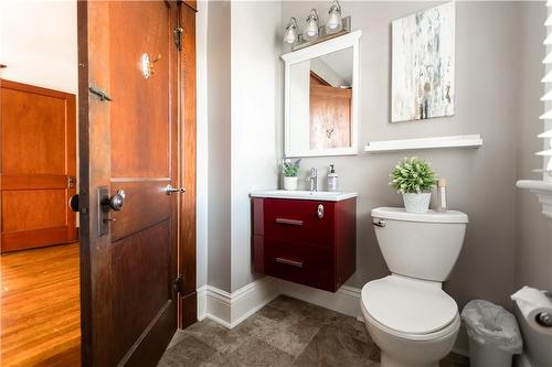 19 Sherring Street S, Hagersville, ON - Indoor Photo Showing Bathroom