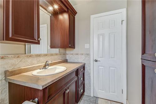 59 Rodman Street, St. Catharines, ON - Indoor Photo Showing Bathroom