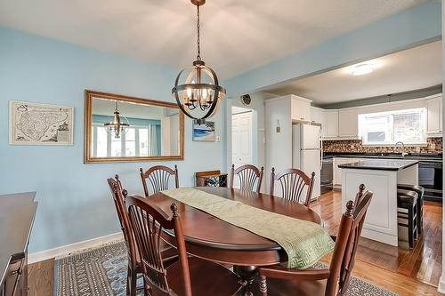 689 Ardleigh Crescent, Burlington, ON - Indoor Photo Showing Dining Room