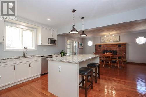 411 Galaxy Court, Sudbury, ON - Indoor Photo Showing Kitchen With Upgraded Kitchen