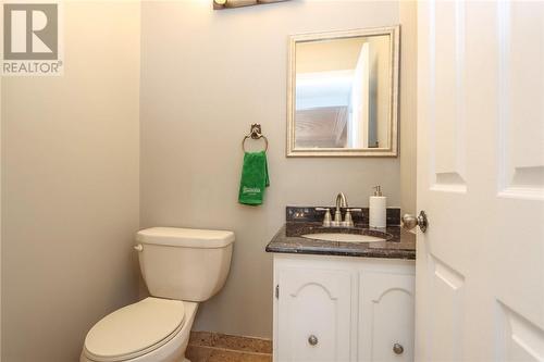 411 Galaxy Court, Sudbury, ON - Indoor Photo Showing Bathroom