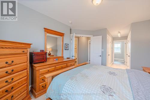 2618 Grand Tamarack Cres, Severn, ON - Indoor Photo Showing Bedroom