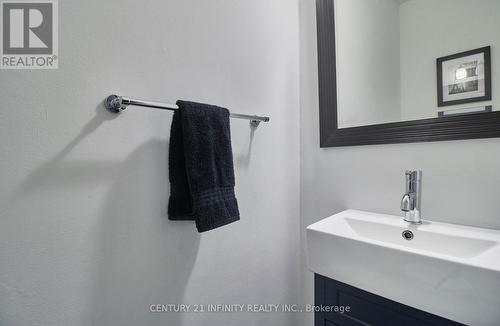 1258 Eldorado Ave, Oshawa, ON - Indoor Photo Showing Bathroom