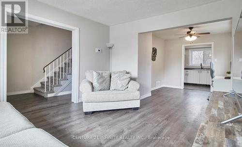 1258 Eldorado Ave, Oshawa, ON - Indoor Photo Showing Living Room