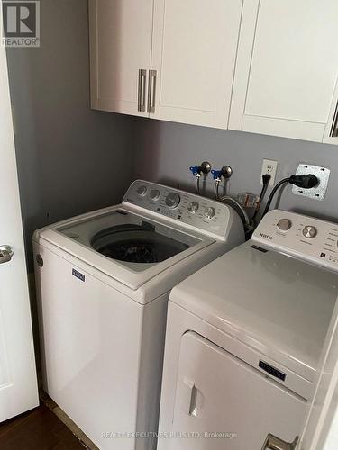 #1110 -24 Hanover Rd, Brampton, ON - Indoor Photo Showing Laundry Room