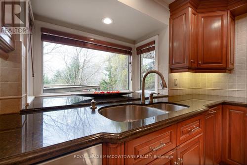 15 Chantelay Crescent, Halton Hills, ON - Indoor Photo Showing Kitchen With Double Sink