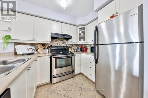 #315 -3060 Rotary Way, Burlington, ON - Indoor Photo Showing Kitchen With Stainless Steel Kitchen With Double Sink