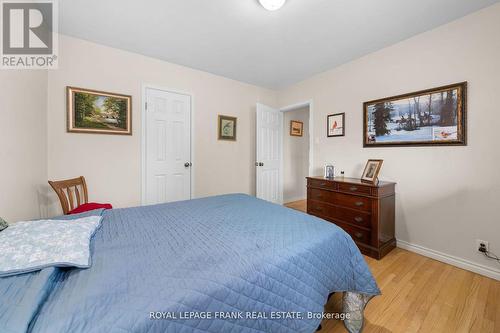 100 Colborne St W, Kawartha Lakes, ON - Indoor Photo Showing Bedroom