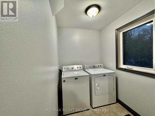 2381 Portage Road, Kawartha Lakes, ON - Indoor Photo Showing Laundry Room