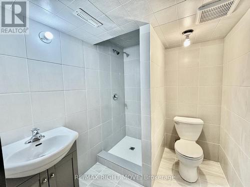 2381 Portage Rd, Kawartha Lakes, ON - Indoor Photo Showing Bathroom